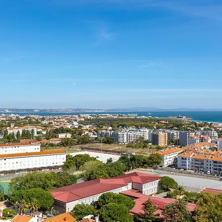 Stunning 1 Bed Apt, Sleeps 4 Nr Cascais شقة *