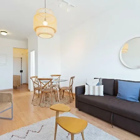 Apartment Stunning 1 Bed Apt, Sleeps 4 Nr Cascais