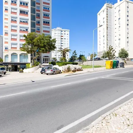 Stunning 1 Bed Apt, Sleeps 4 Nr Cascais Lissabon